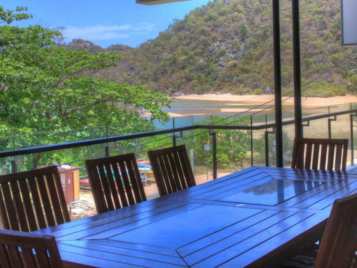 Maggies Beachfront Apartment 12 Horseshoe Bay Exterior photo